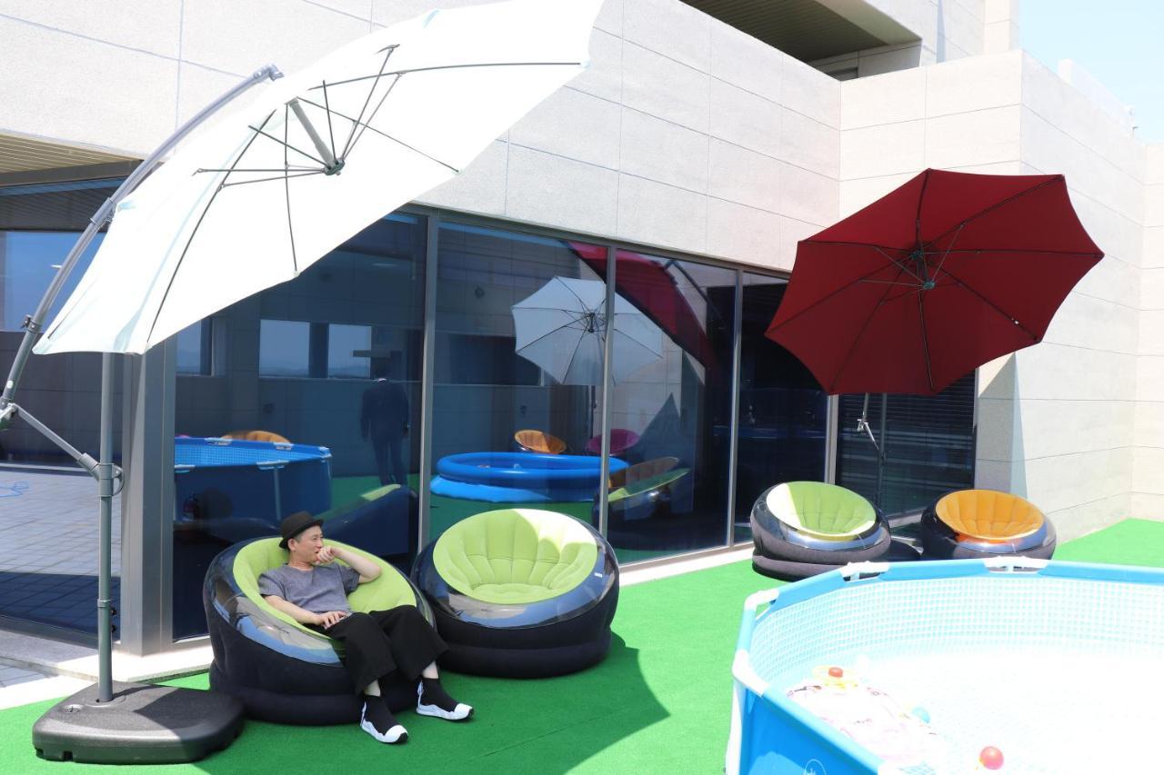 Western Bay Marina Hotel بيونجتايك المظهر الخارجي الصورة