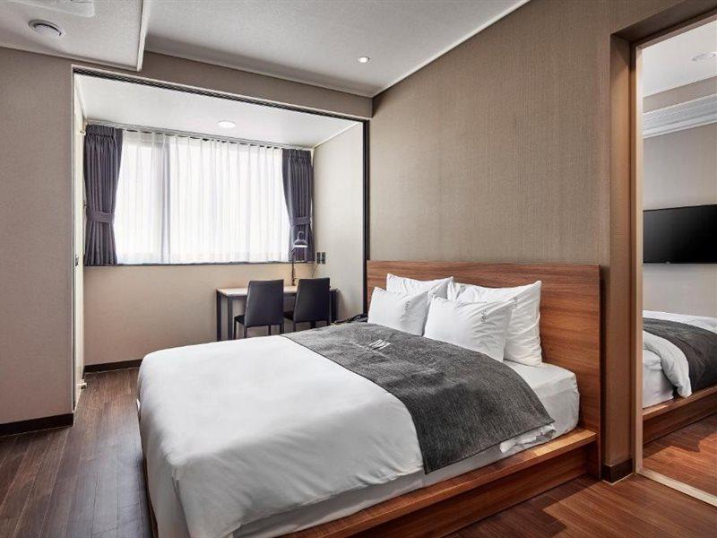 Western Bay Marina Hotel بيونجتايك المظهر الخارجي الصورة