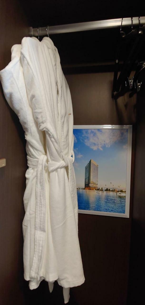 Western Bay Marina Hotel بيونجتايك المظهر الخارجي الصورة