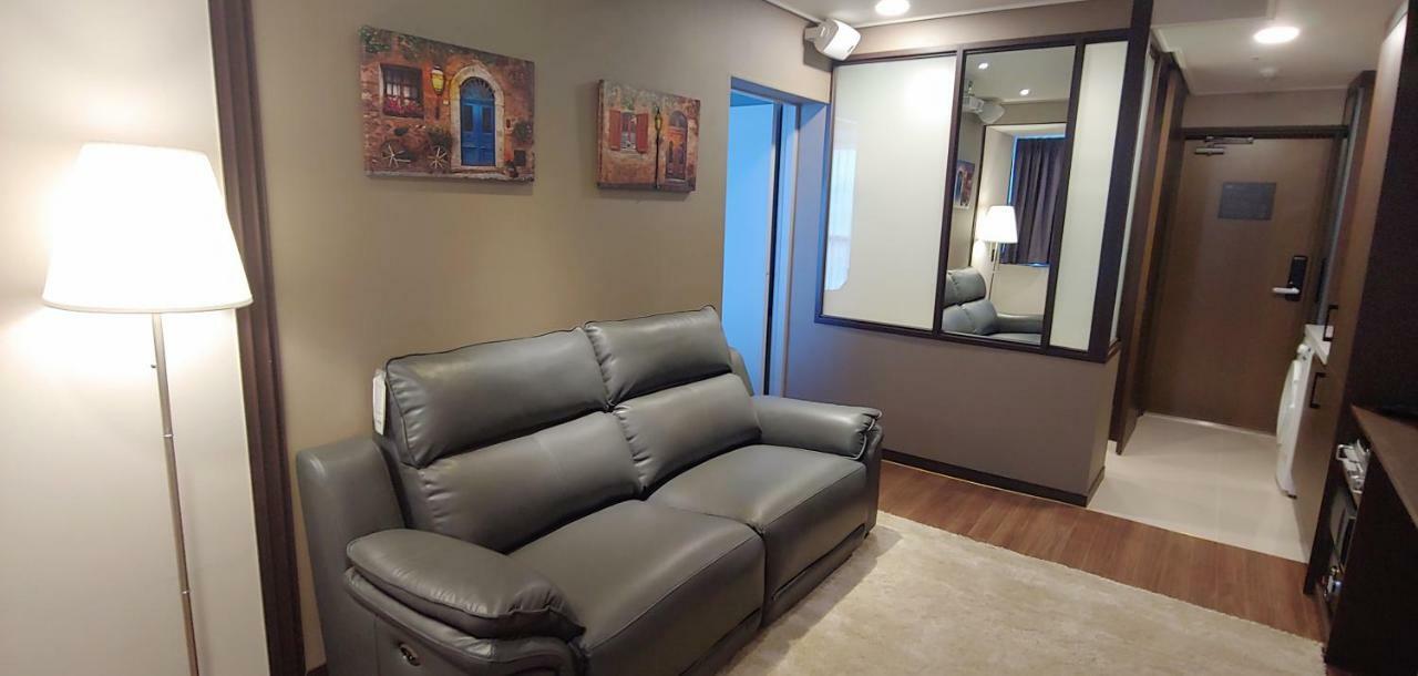 Western Bay Marina Hotel بيونجتايك المظهر الخارجي الصورة