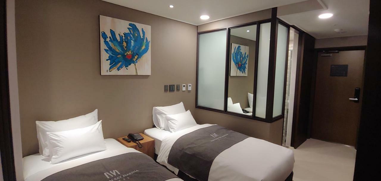 Western Bay Marina Hotel بيونجتايك المظهر الخارجي الصورة