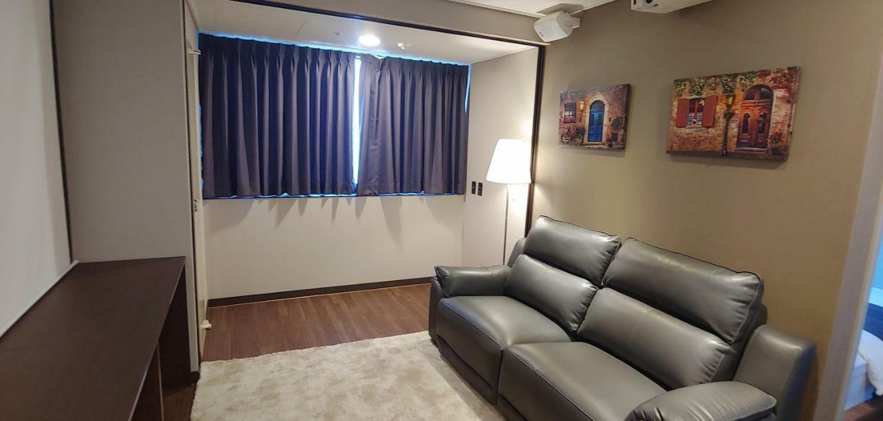 Western Bay Marina Hotel بيونجتايك المظهر الخارجي الصورة