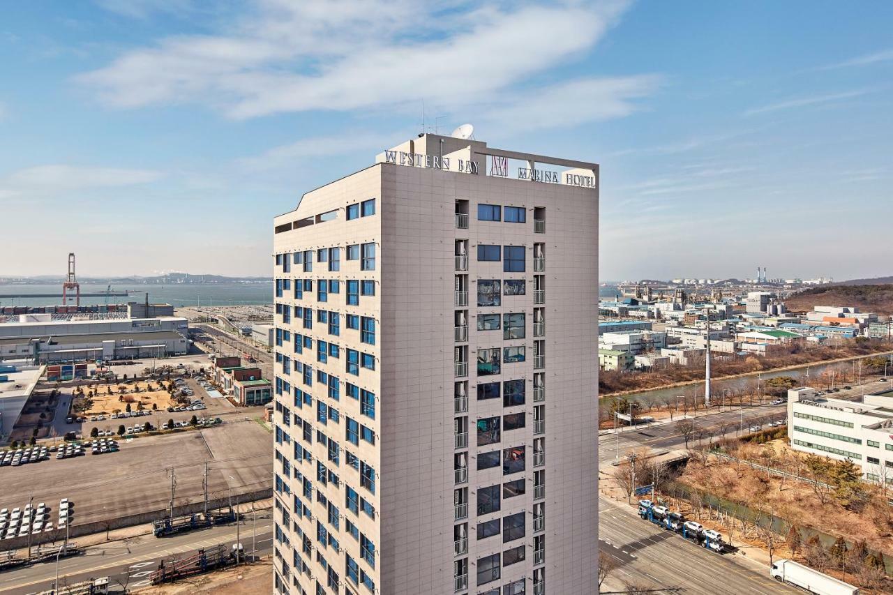 Western Bay Marina Hotel بيونجتايك المظهر الخارجي الصورة