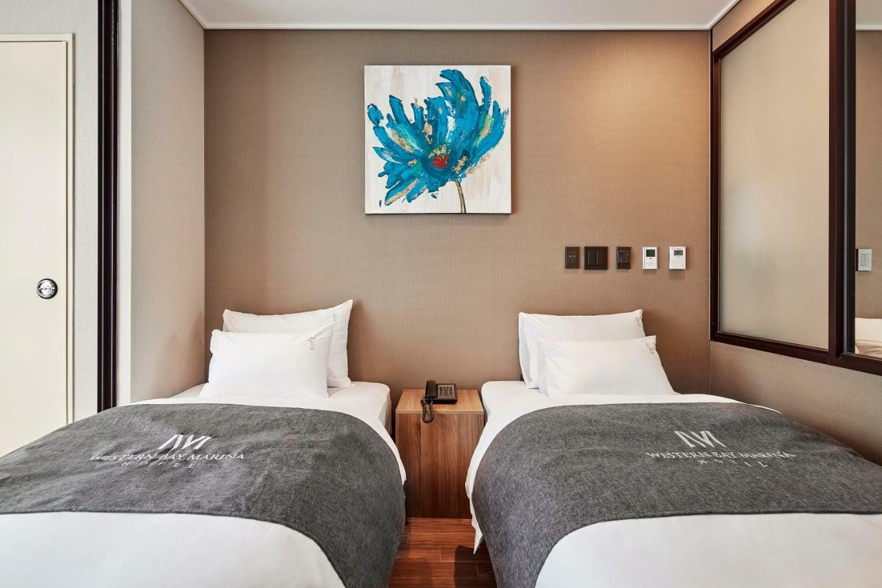 Western Bay Marina Hotel بيونجتايك المظهر الخارجي الصورة