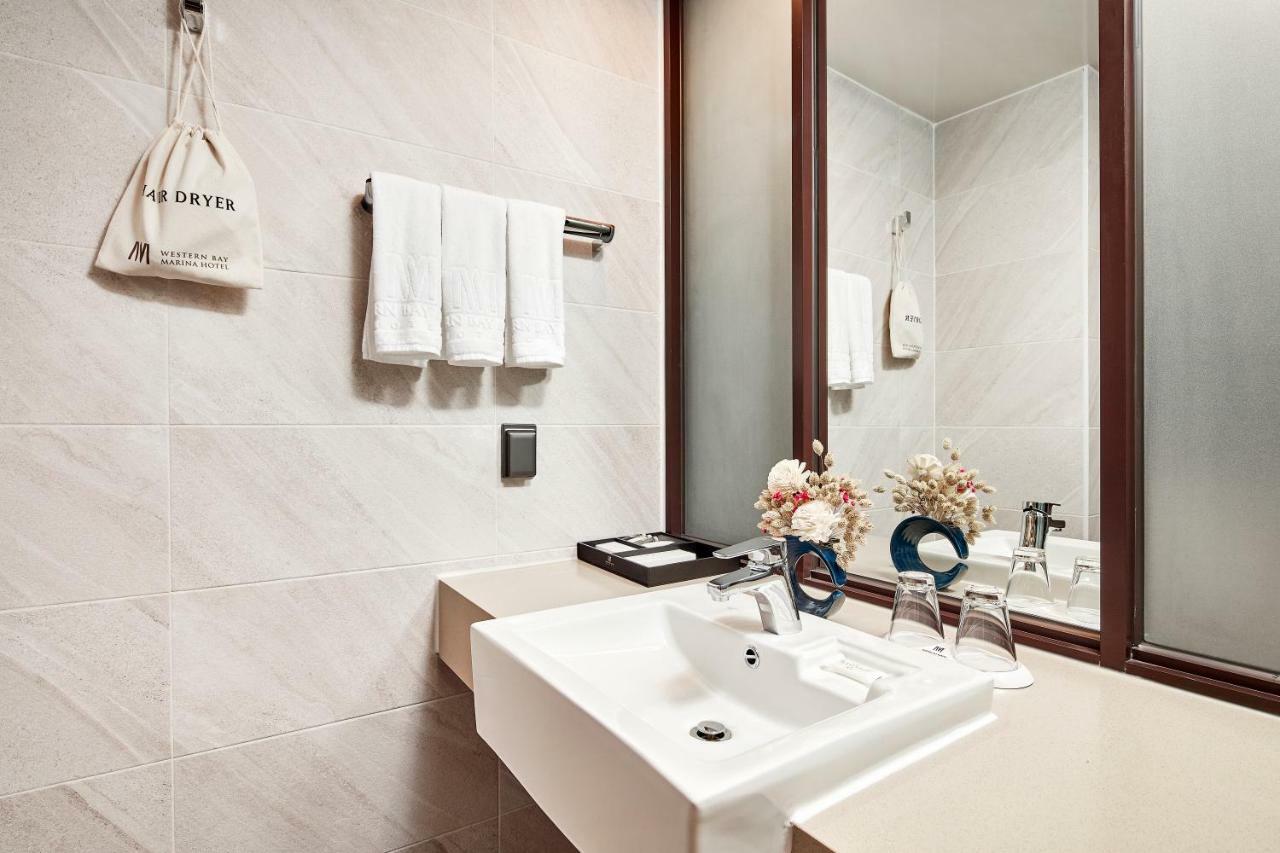 Western Bay Marina Hotel بيونجتايك المظهر الخارجي الصورة