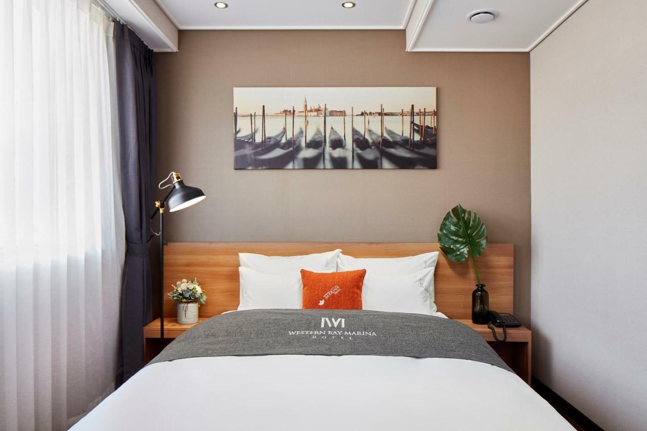 Western Bay Marina Hotel بيونجتايك المظهر الخارجي الصورة