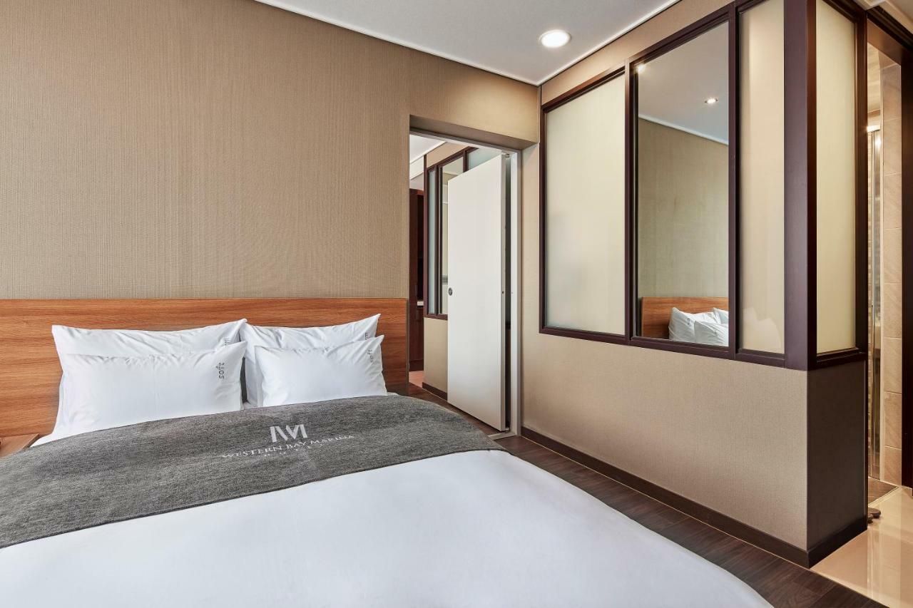 Western Bay Marina Hotel بيونجتايك المظهر الخارجي الصورة