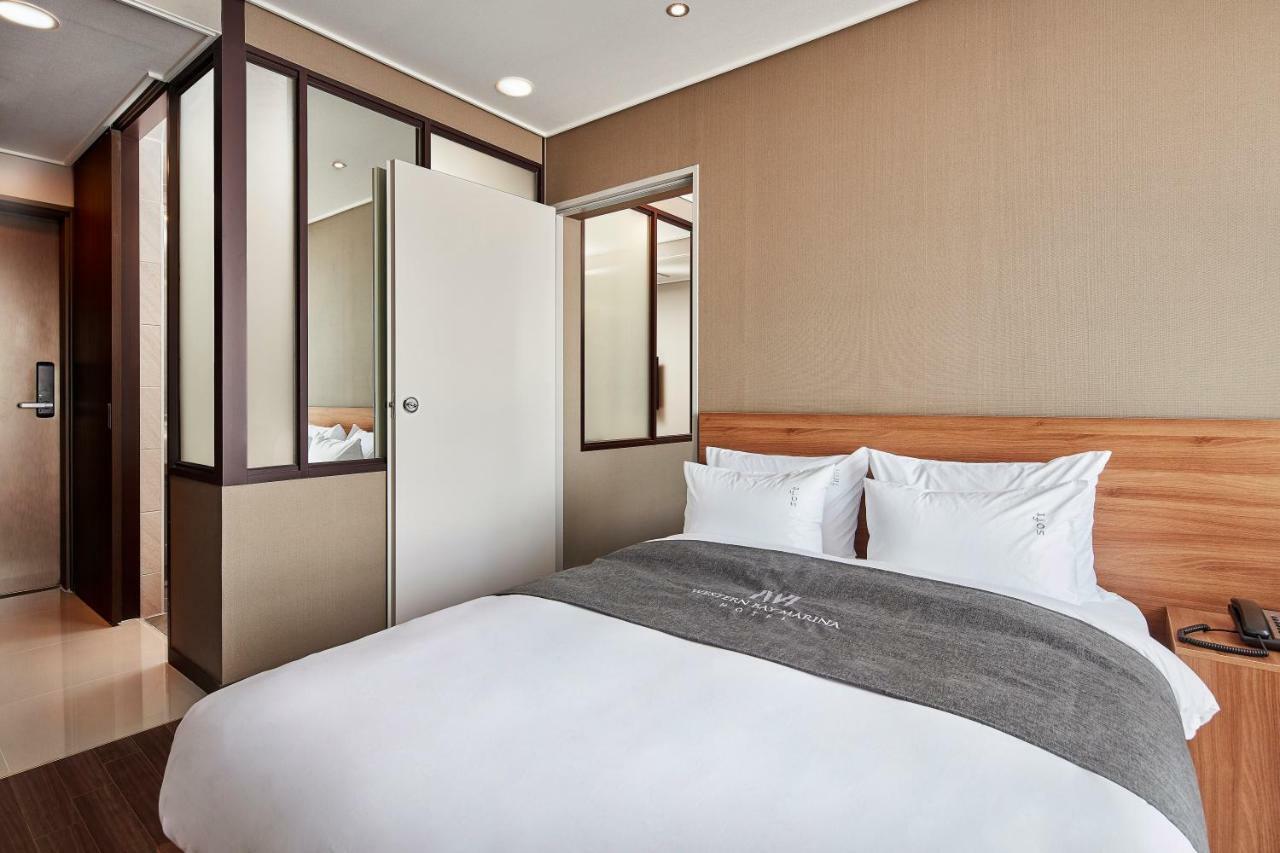 Western Bay Marina Hotel بيونجتايك المظهر الخارجي الصورة